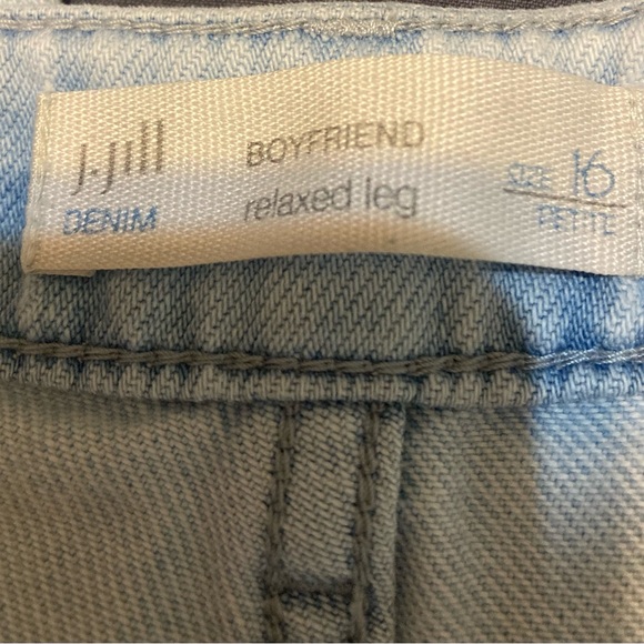 Ladies Size 16 Petite J. Jill Relaxed Leg Boyfriend Light Washed Jeans - Picture 15 of 16